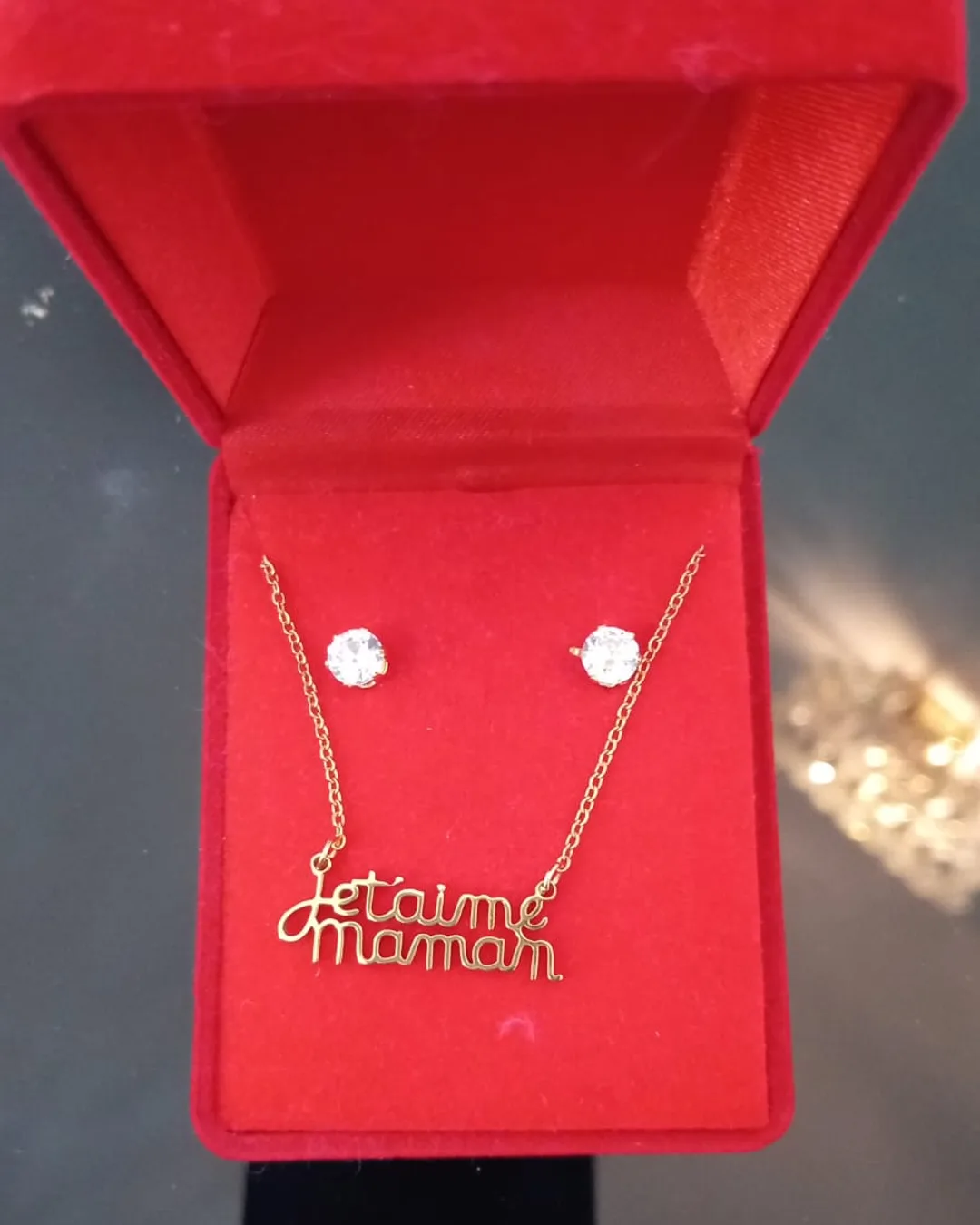 The Je t’aime Maman Set, front view